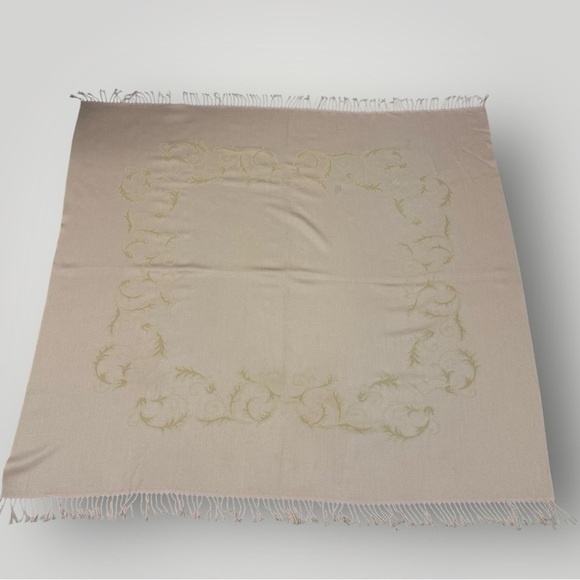 Yves Delorme Paris Wool Throw Blanket Blush Pink Luxury Baroque Pattern & Fringe - Picture 3 of 5